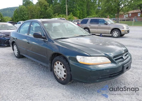 2001 Honda Accord 2.3 Lx from USA, damaged, VIN 1HGCG564X1A025839